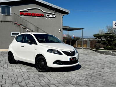 Lancia Ypsilon 1.0 FireFly 5 porte S&S Hybrid Silver Plus usata