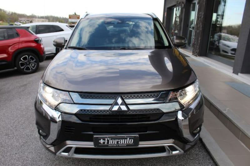 Mitsubishi Outlander 2.4 MIVEC 4WD PHEV Instyle SDA