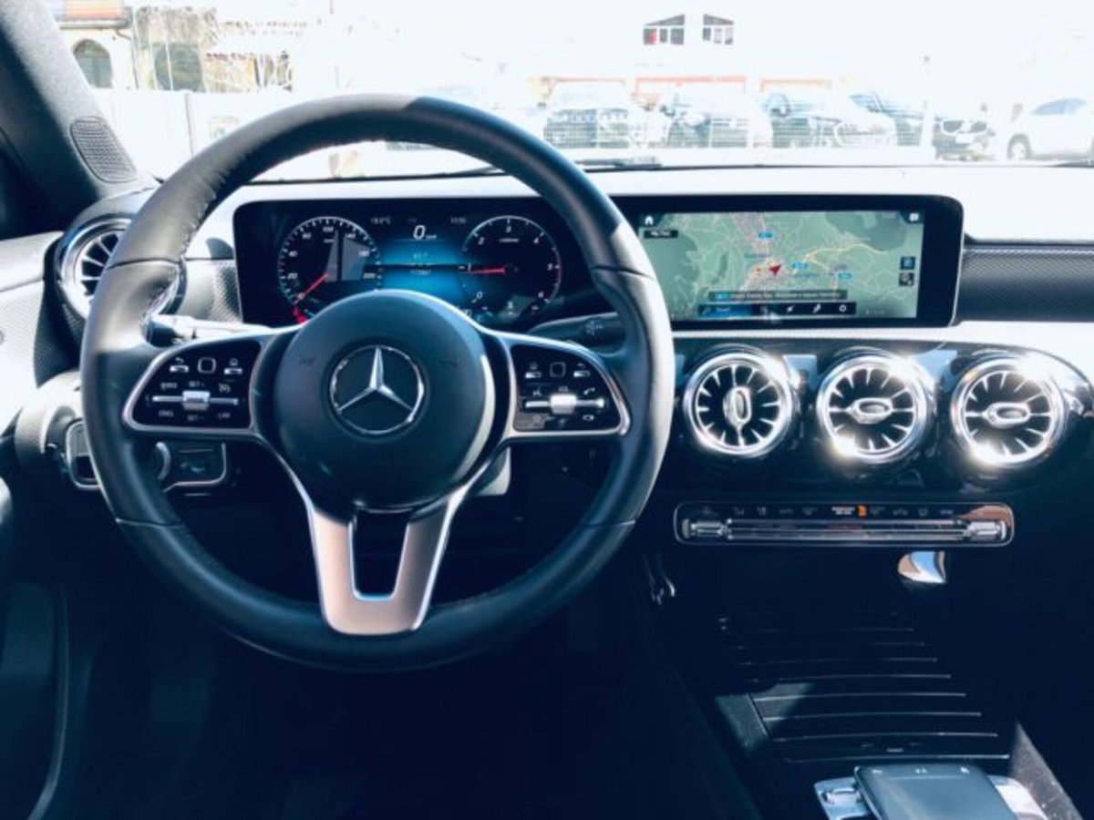 Mercedes-Benz Classe A Sedan 180 d Automatic 4p. Sport (15)