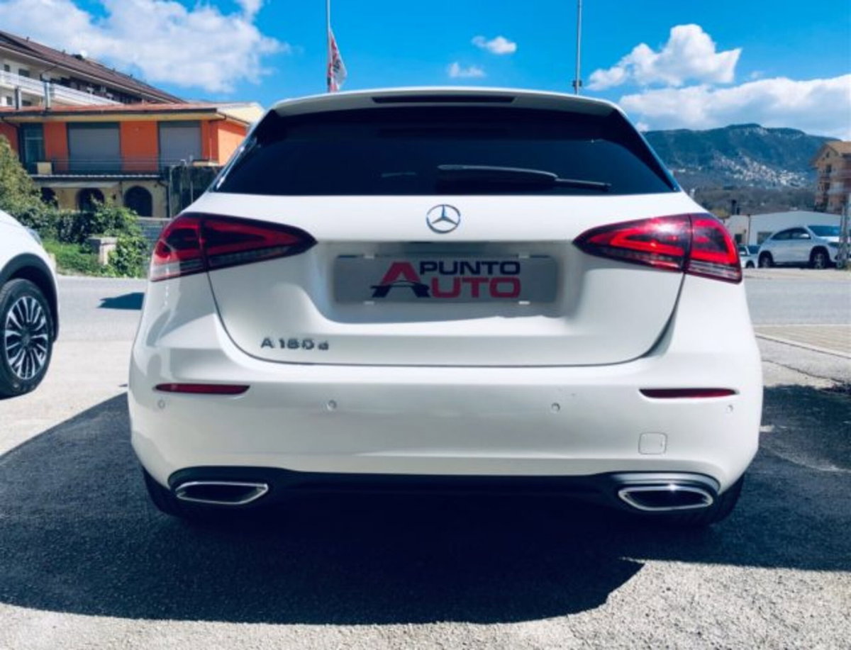 Mercedes-Benz Classe A Sedan 180 d Automatic 4p. Sport (17)