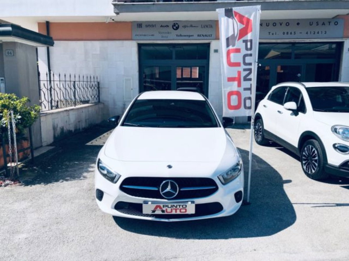 Mercedes-Benz Classe A Sedan 180 d Automatic 4p. Sport (19)