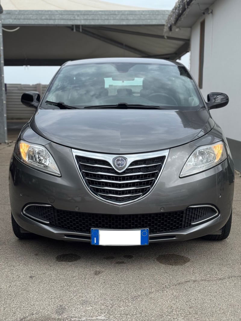Lancia Ypsilon 1.2 69 CV 5 porte Platinum