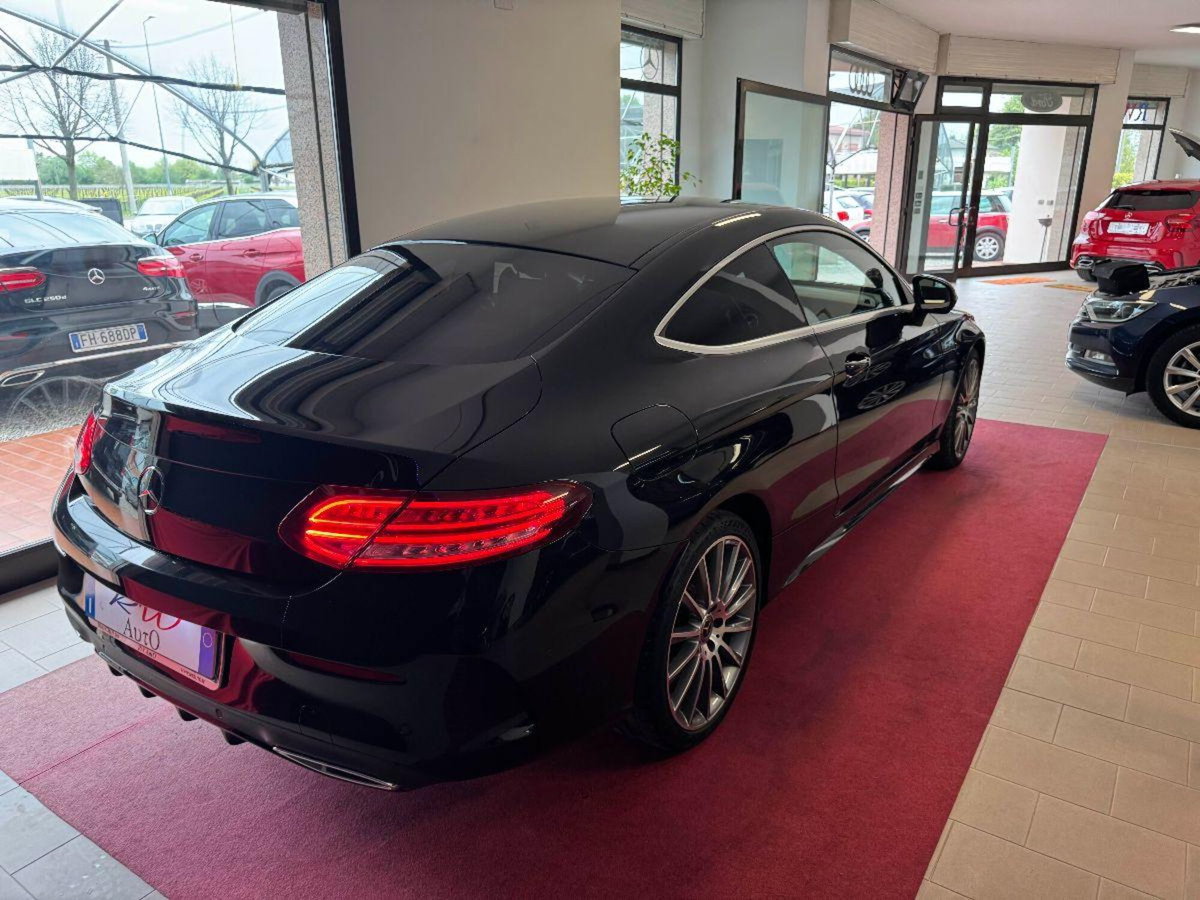 Mercedes-Benz Classe C Coupé 220 d Auto 4Matic Coupé Premium (6)