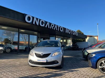 Lancia Ypsilon 1.2 69 CV 5 porte Silver usata