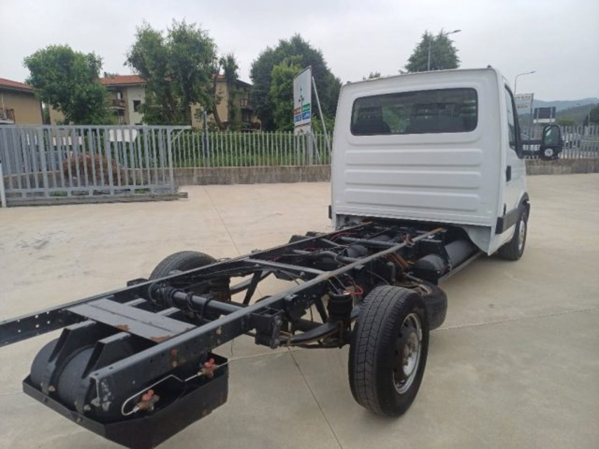 Iveco Daily Telaio 35S14G 3.0 CNG PM Cabinato (4)
