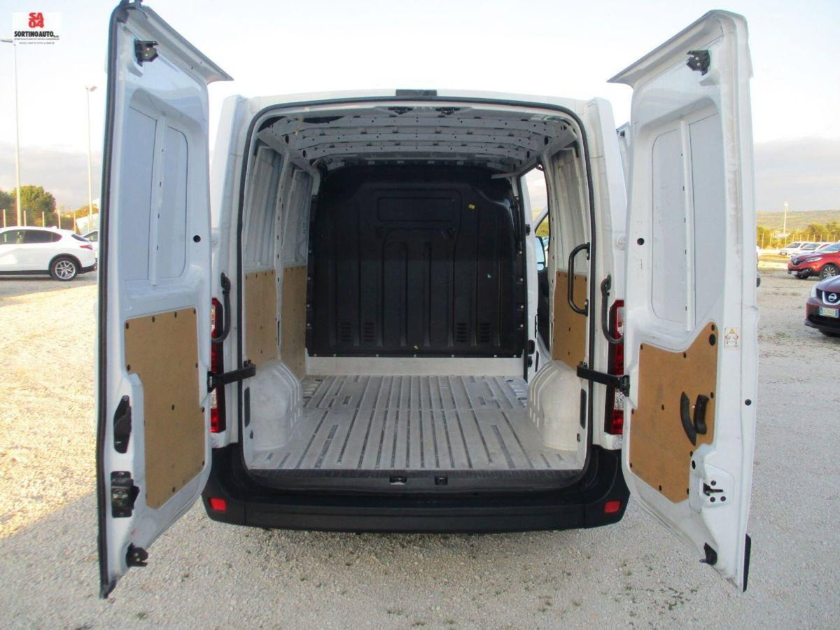 Renault Master Furgone T28 2.3 dCi 150 PC-TN Furgone Energy Ice (15)