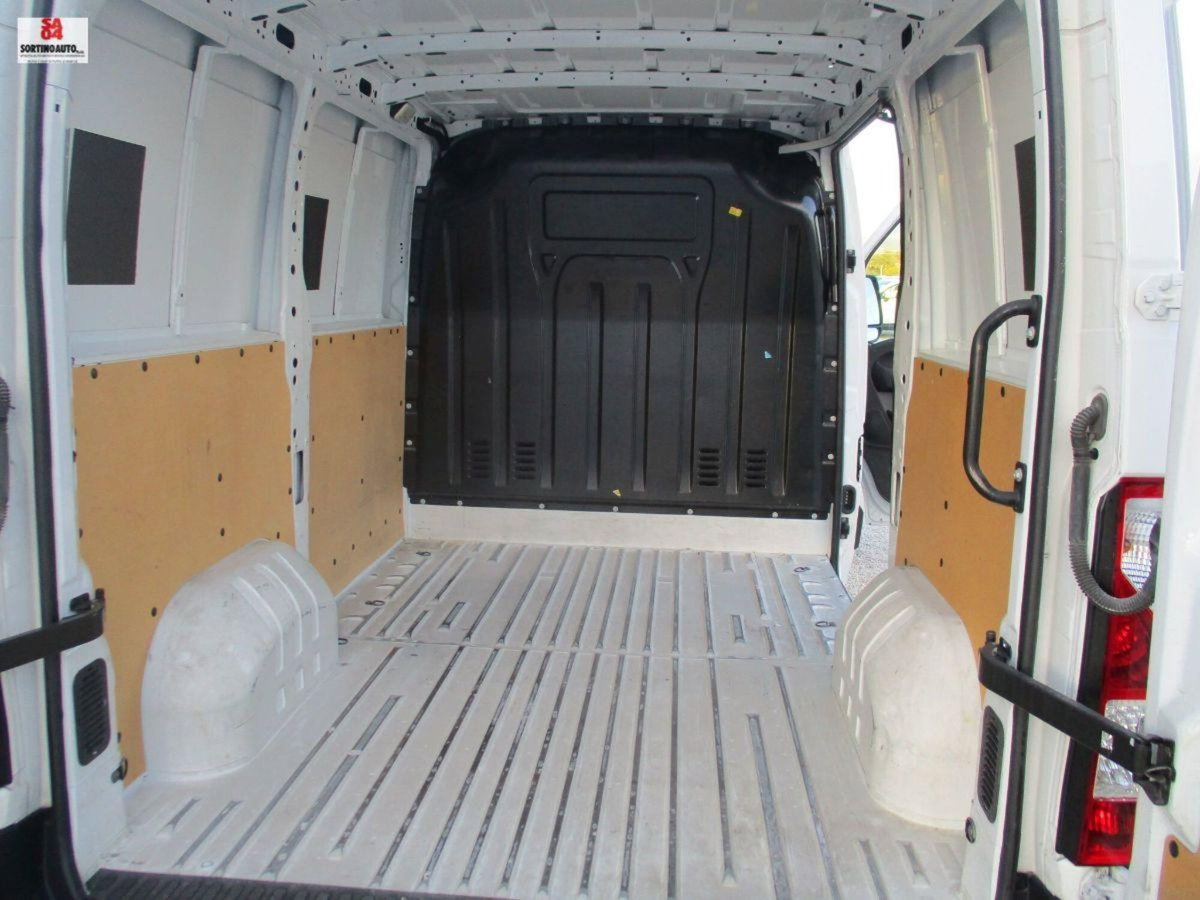 Renault Master Furgone T28 2.3 dCi 150 PC-TN Furgone Energy Ice (16)
