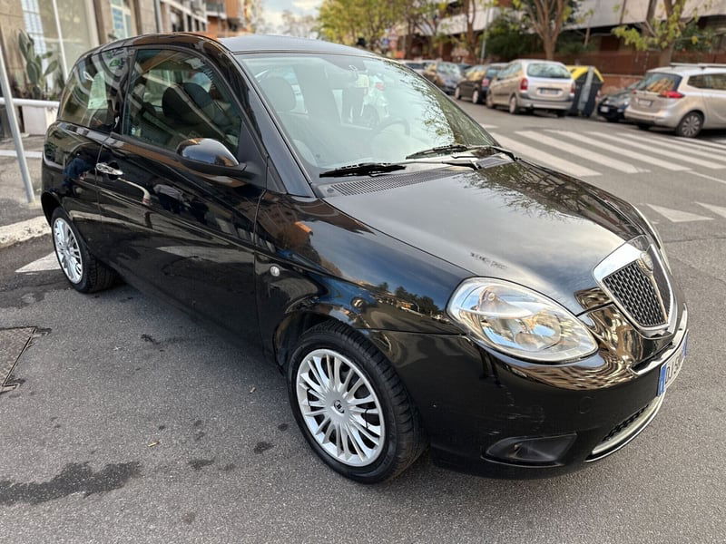 Lancia Ypsilon 1.3 MJT 75 CV Argento