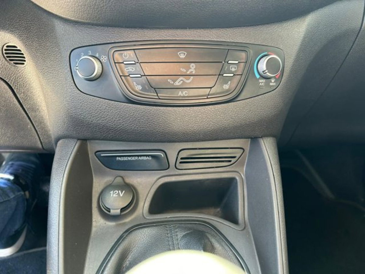 Ford Transit Courier 1.5 TDCi 75CV  Entry (11)