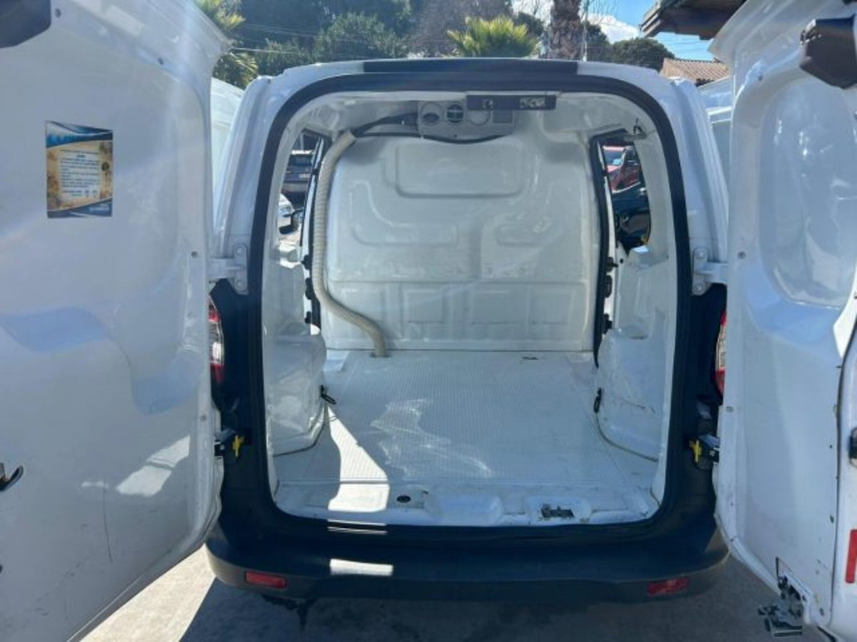 Ford Transit Courier 1.5 TDCi 75CV  Entry (7)