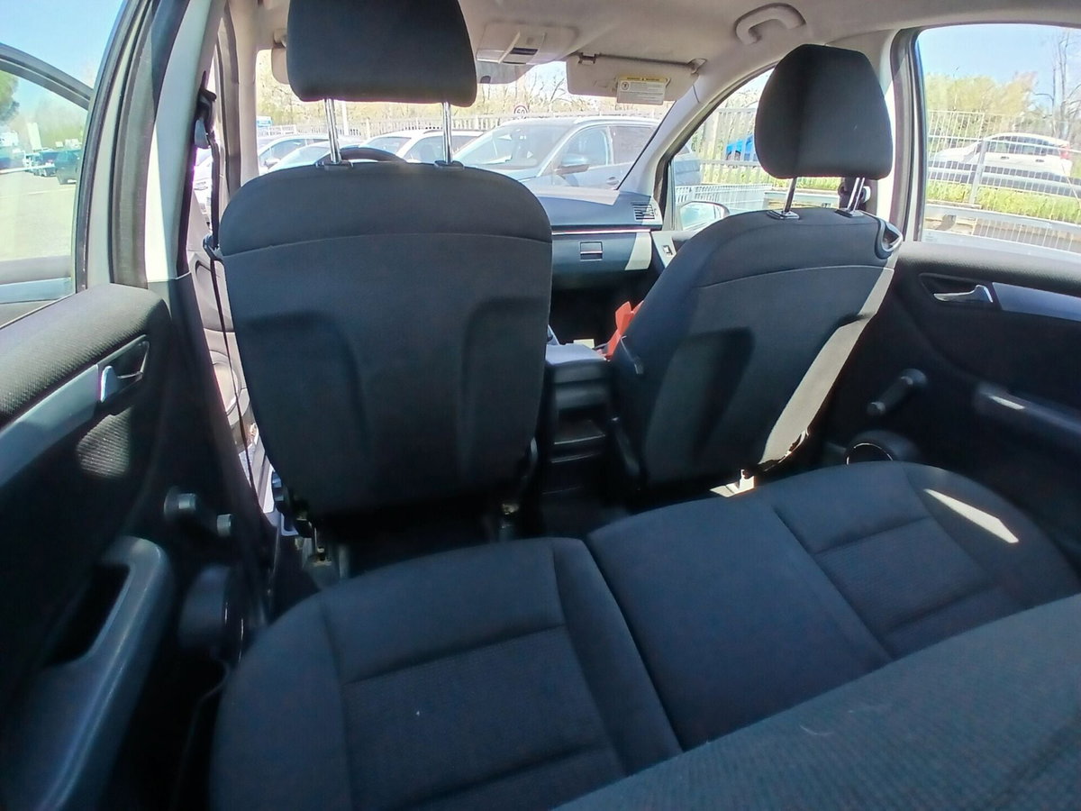 Mercedes-Benz Classe B 180 CDI Sport (10)