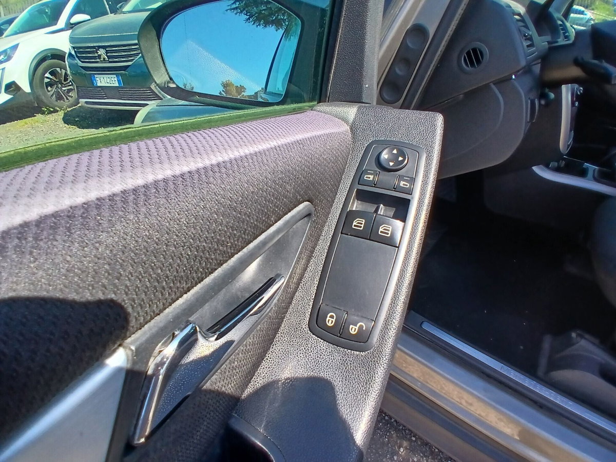 Mercedes-Benz Classe B 180 CDI Sport (12)