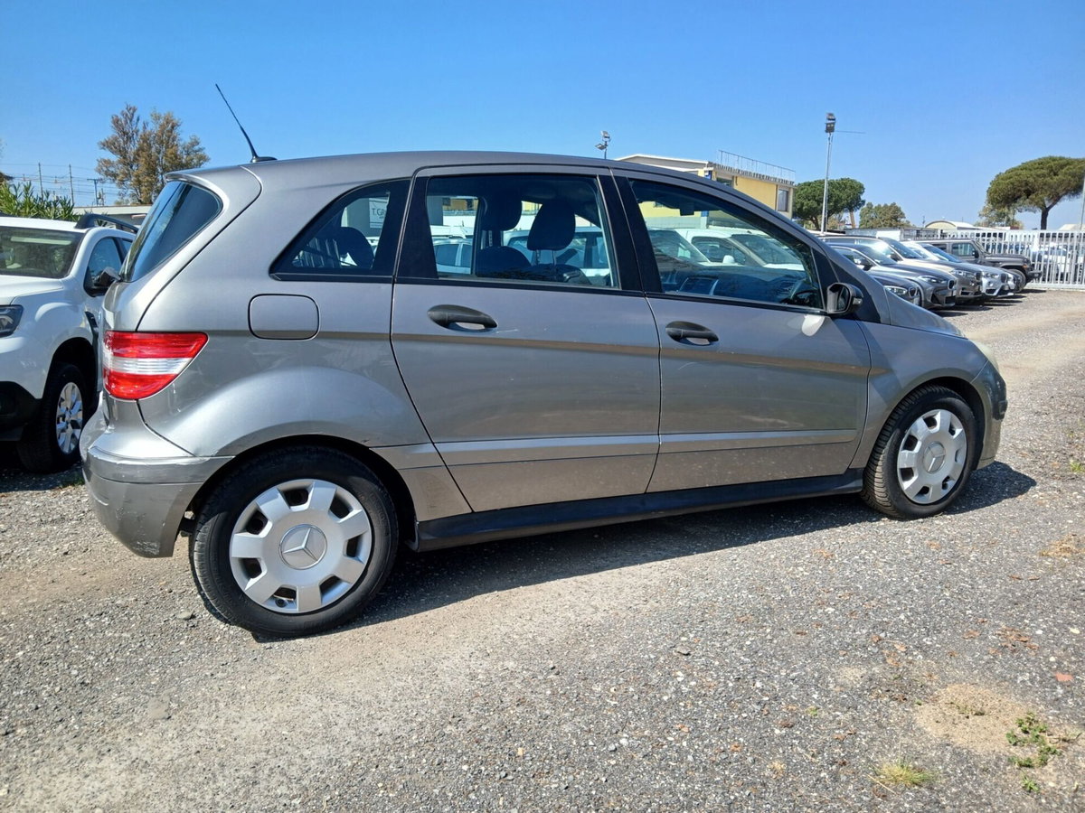 Mercedes-Benz Classe B 180 CDI Sport (5)