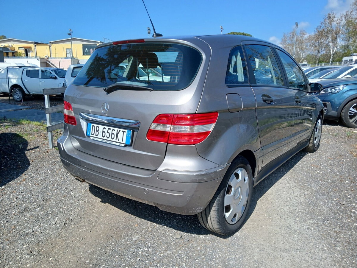 Mercedes-Benz Classe B 180 CDI Sport (6)