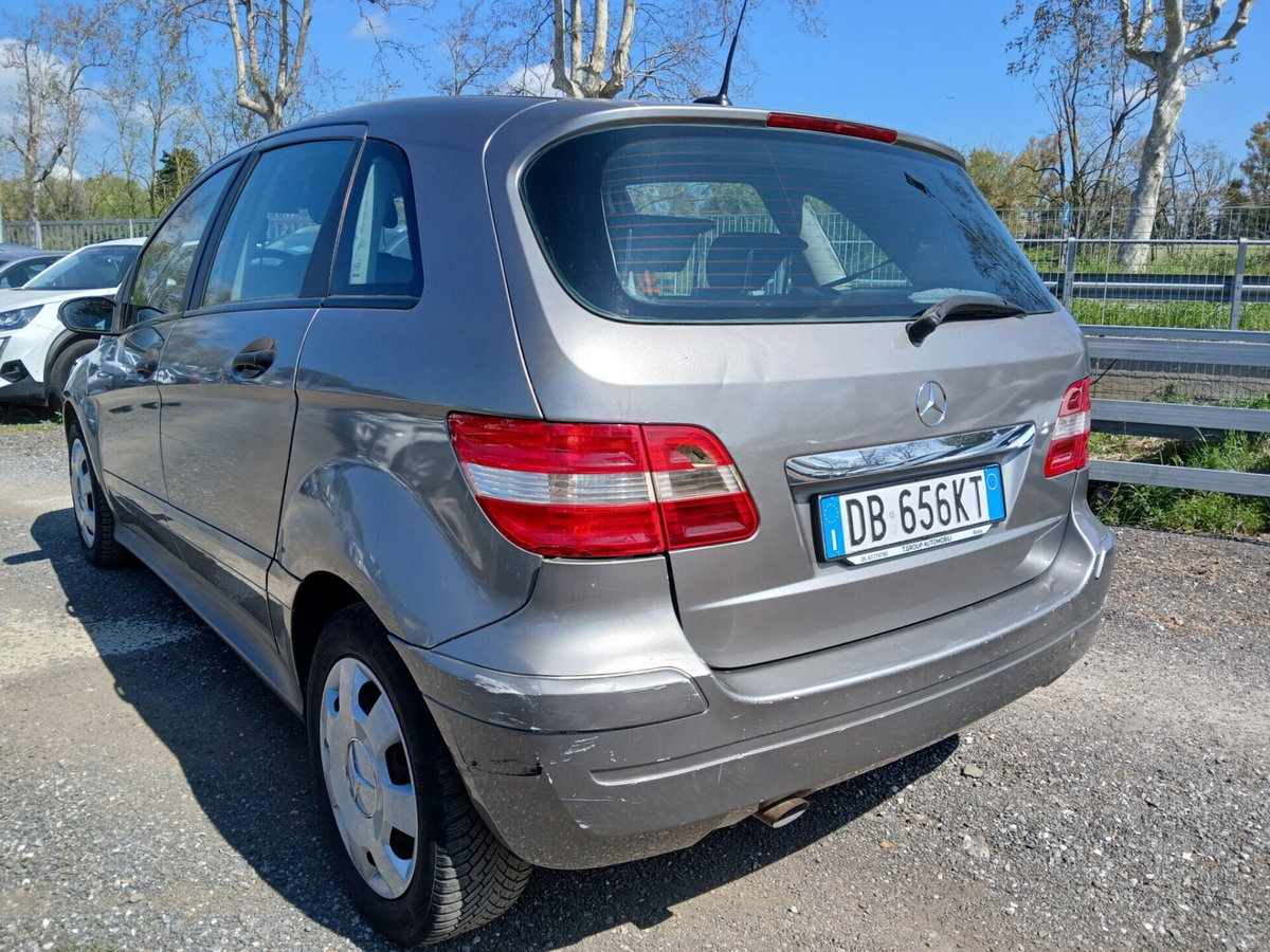 Mercedes-Benz Classe B 180 CDI Sport (8)