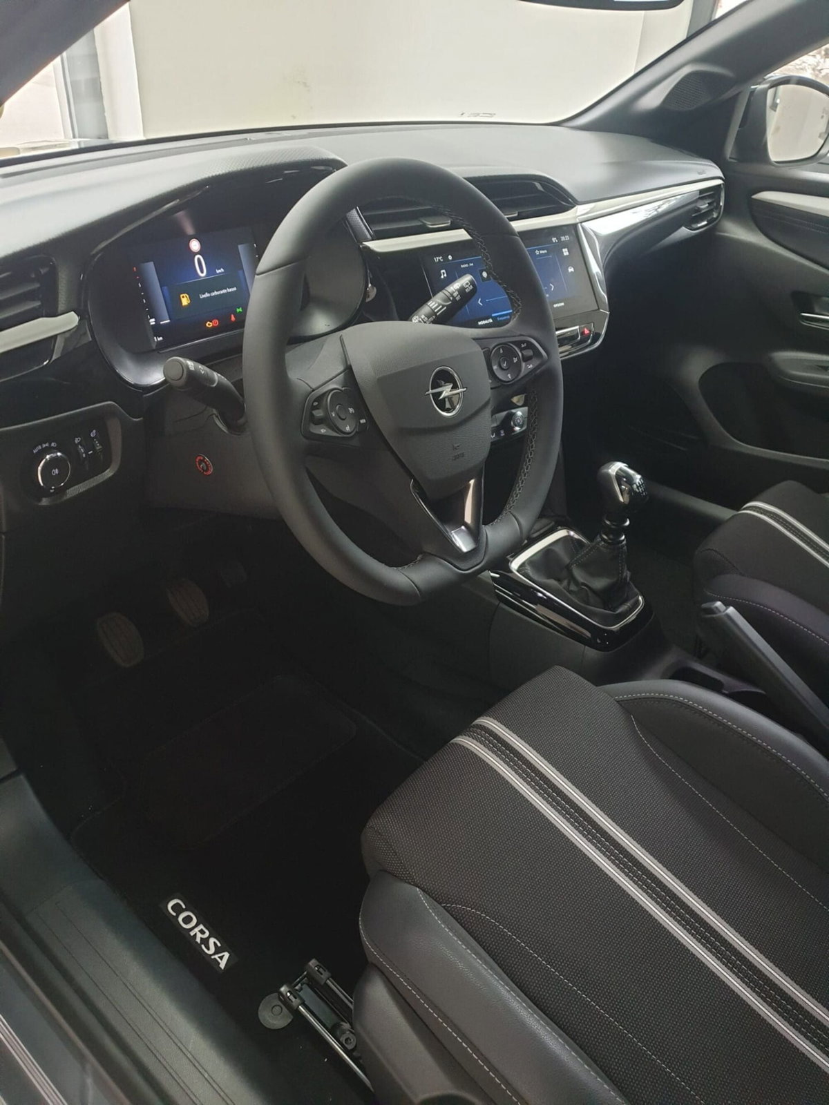 Opel Corsa 1.2 100 CV GS Line (7)