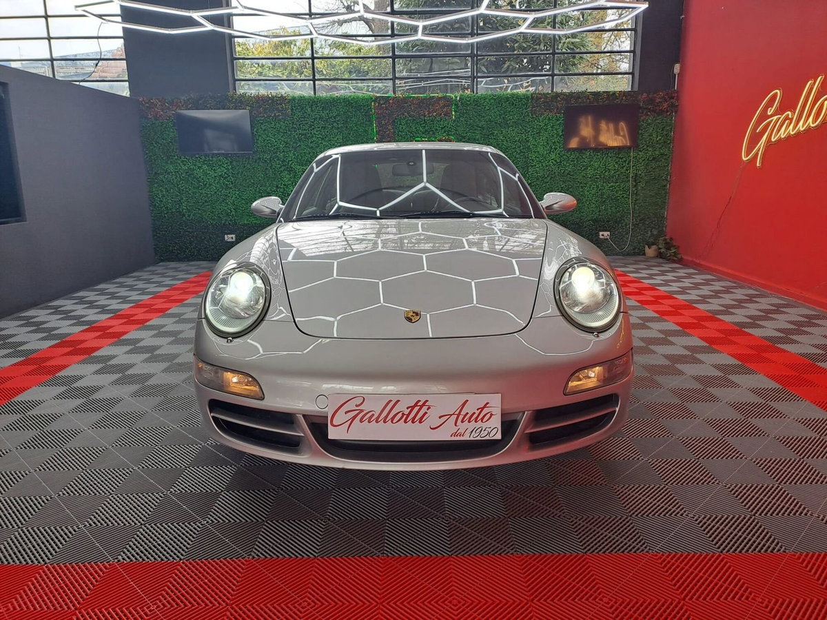 Porsche 911 Coupé Carrera 4S (2)