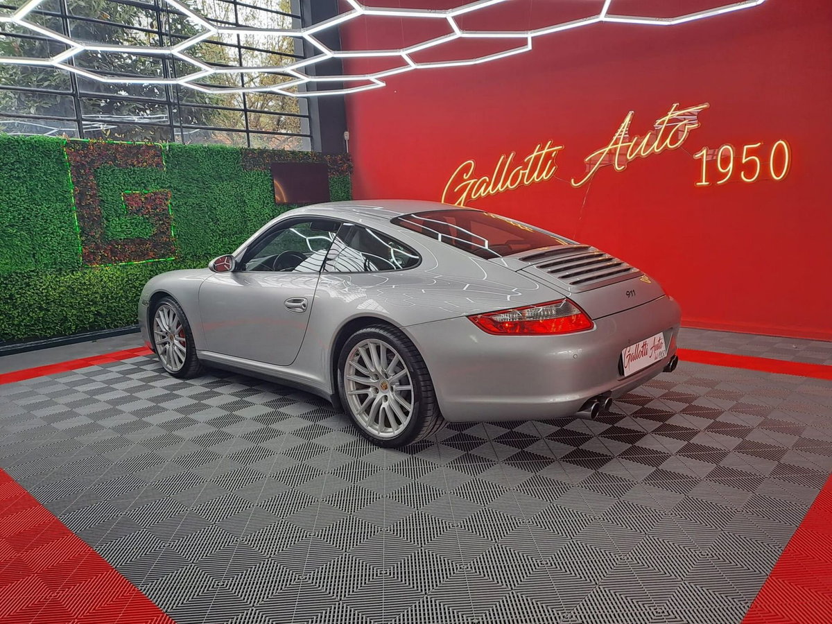 Porsche 911 Coupé Carrera 4S (5)