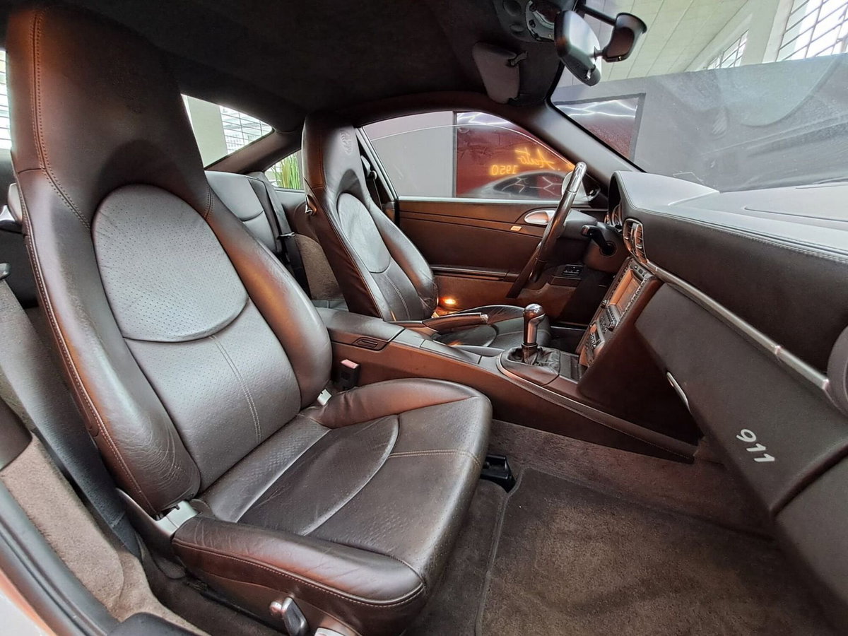 Porsche 911 Coupé Carrera 4S (8)