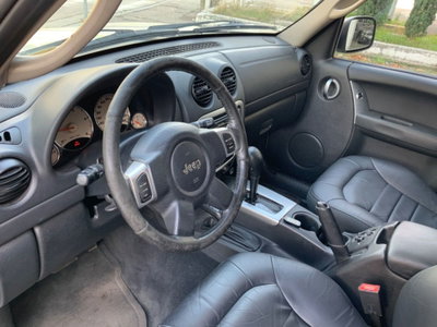 Jeep Cherokee 2.8 CRD Limited (8)