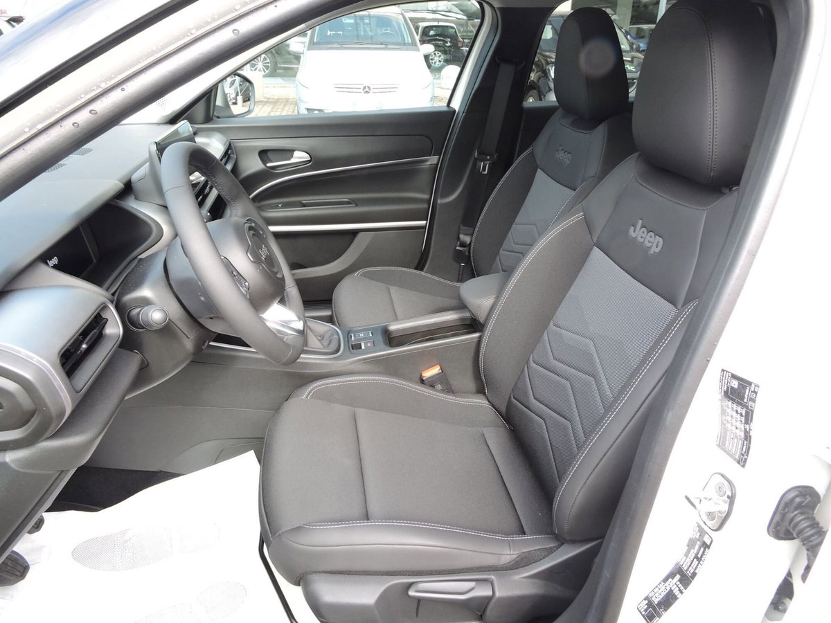 Jeep Avenger 1.2 turbo Summit fwd 100cv (13)