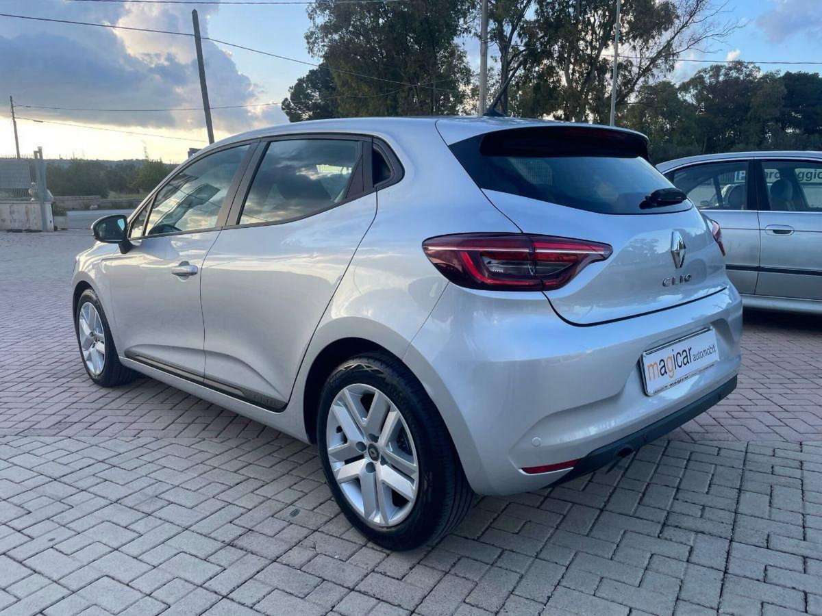 Renault Clio 1.0 tce Techno Gpl 100cv (4)