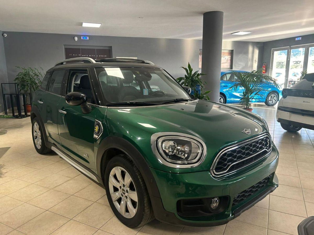 MINI Mini Countryman E Blackyard