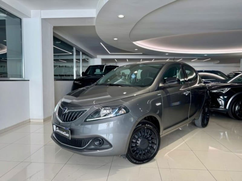 Lancia Ypsilon 1.0 FireFly 5 porte S&S Hybrid Gold Plus