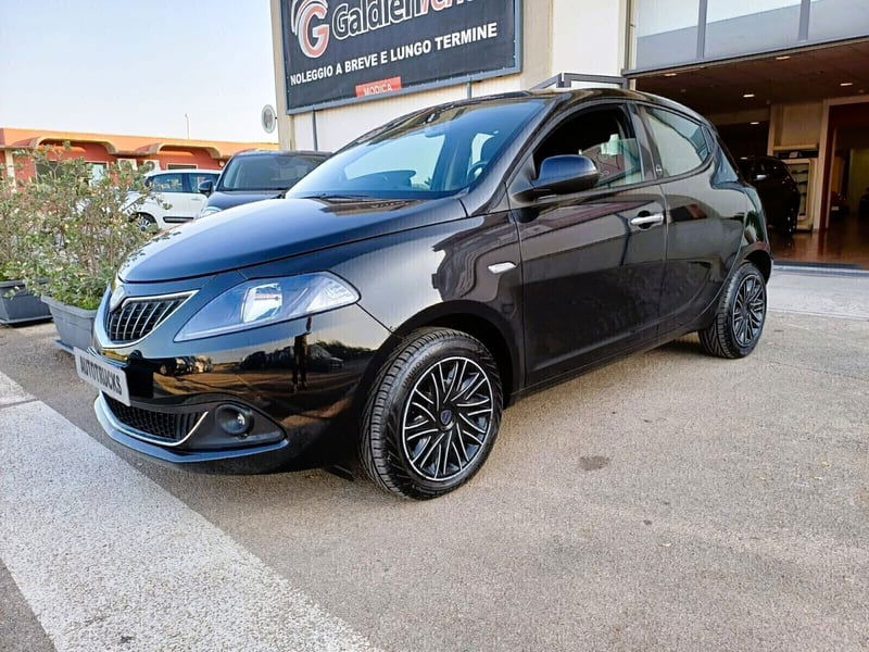 Lancia Ypsilon 1.0 FireFly 5 porte S&S Hybrid Gold Plus
