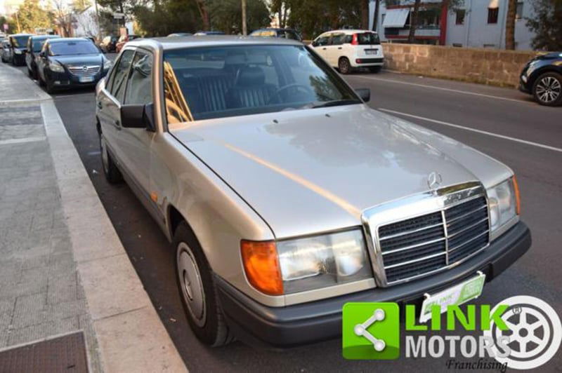 Mercedes-Benz 200 200 E