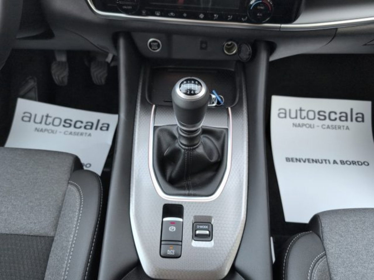 Nissan Qashqai 1.3 mhev N-Connecta 2wd 140cv (19)