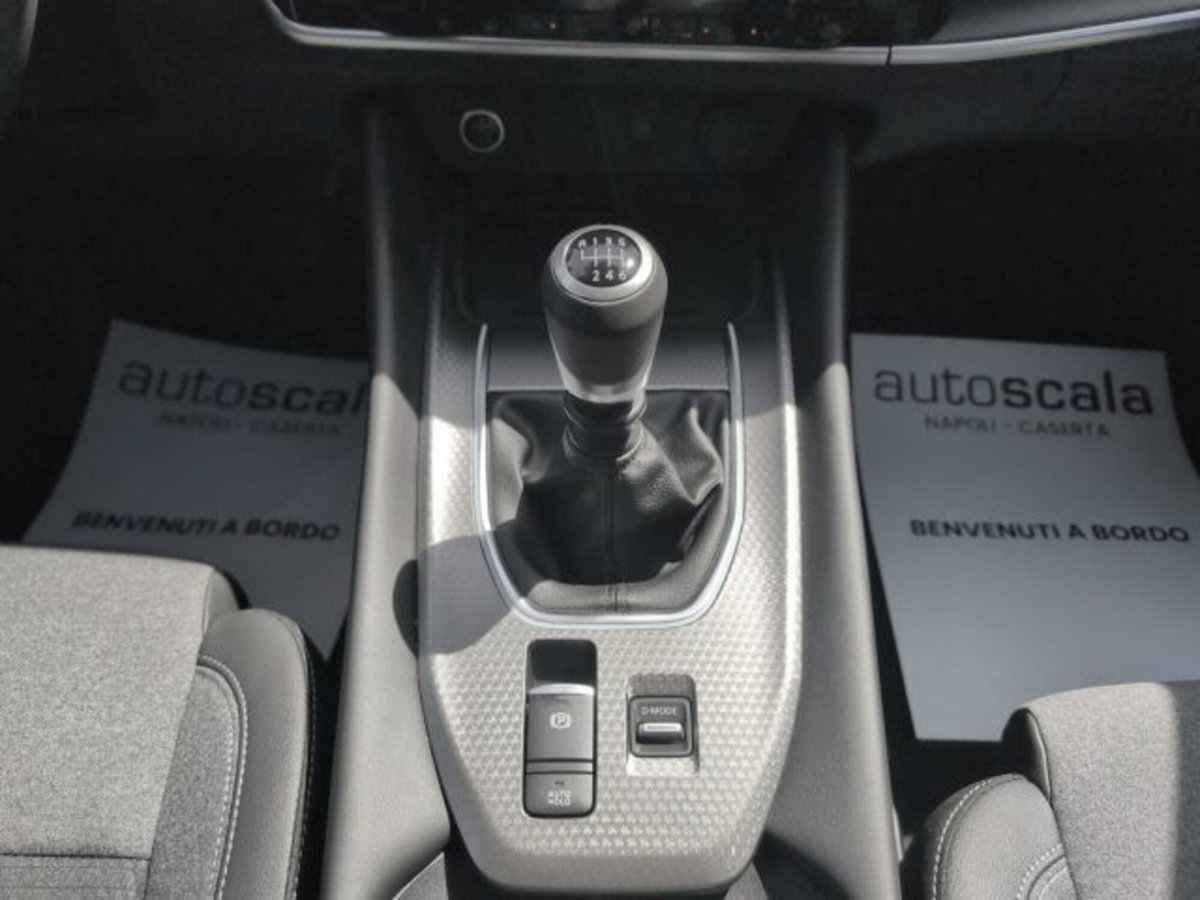 Nissan Qashqai 1.3 mhev N-Connecta 2wd 140cv (19)