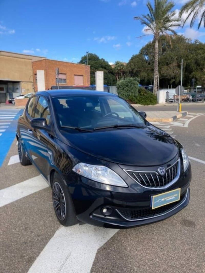 Lancia Ypsilon 1.0 FireFly 5 porte S&S Hybrid Ecochic Silver