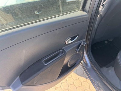Renault Clio 1.2 16V 5 porte GPL Yahoo! (11)