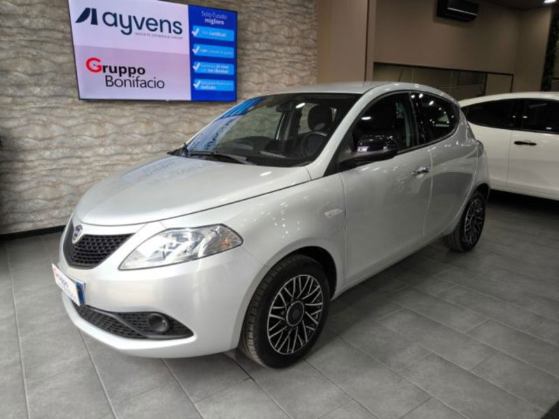 Lancia Ypsilon 1.2 69 CV 5 porte Gold