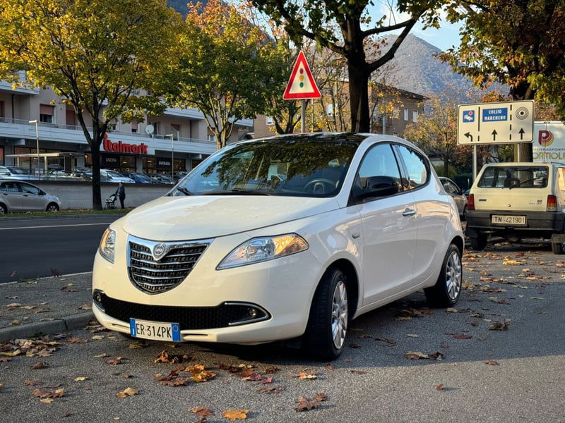 Lancia Ypsilon 1.2 69 CV 5 porte GPL Ecochic Platinum