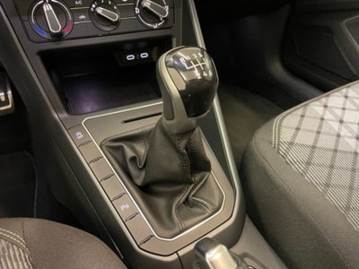 Volkswagen Taigo 1.0 TSI 110 CV DSG R-Line (9)