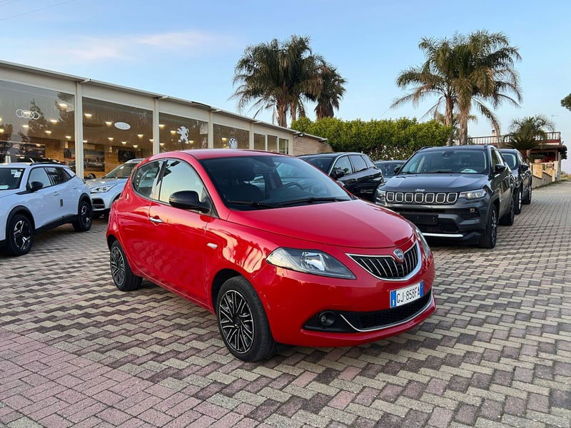 Lancia Ypsilon 1.0 FireFly 5 porte S&S Hybrid Gold Plus