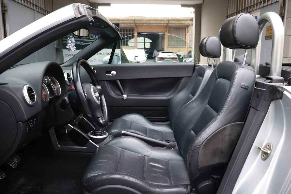 Audi TT Cabrio 1.8 TFSI (10)