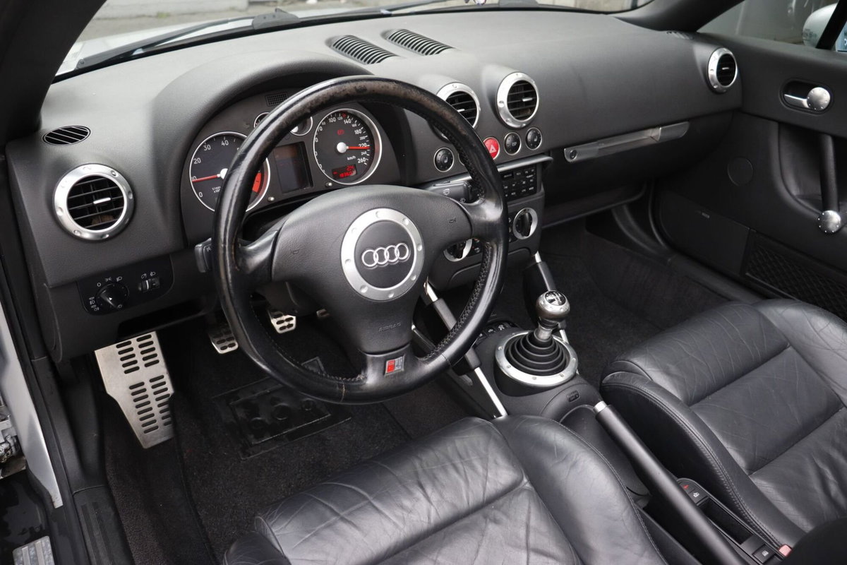 Audi TT Cabrio 1.8 TFSI (12)