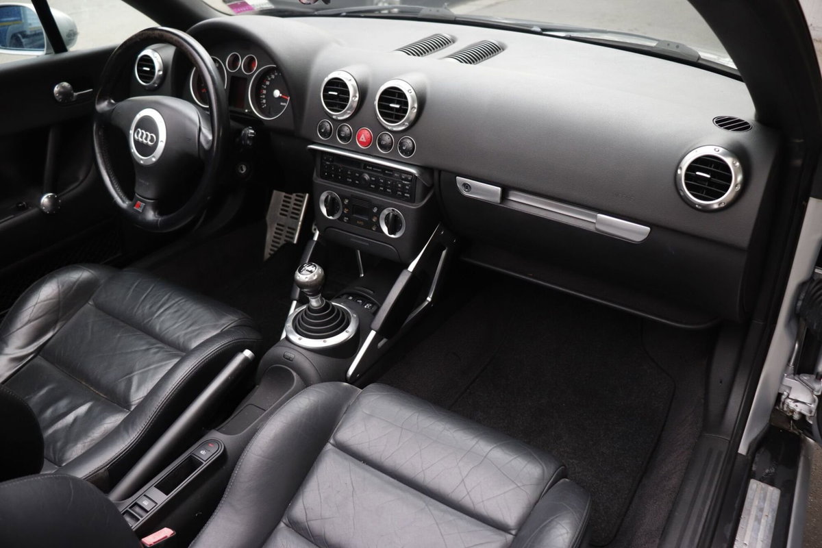 Audi TT Cabrio 1.8 TFSI (3)