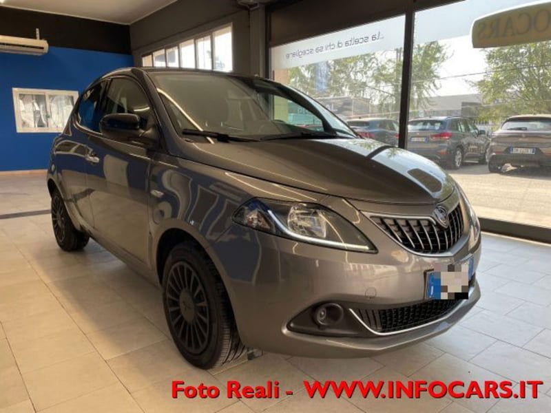Lancia Ypsilon 1.0 FireFly 5 porte S&S Hybrid Silver Plus