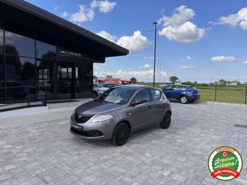 Lancia Ypsilon 1.2 69 CV 5 porte GPL Ecochic Alberta Ferretti