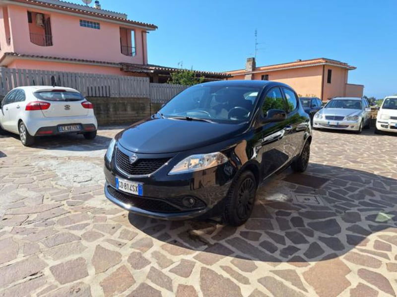 Lancia Ypsilon 1.0 FireFly 5 porte S&S Hybrid Ecochic Gold