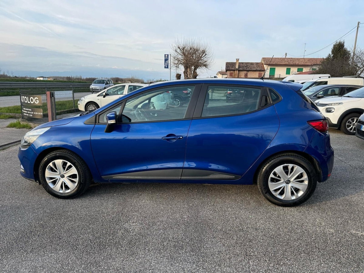 Renault Clio 1.5 dCi 75CV 5 porte Confort (4)