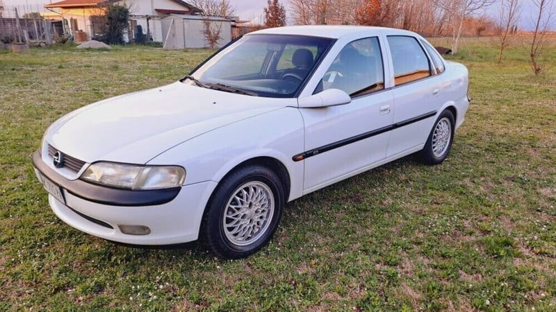 Opel Vectra 1.8i 16V cat 5 porte CD