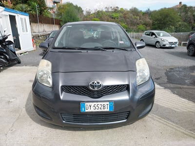 Toyota Yaris 1.0 5 porte Sol usata