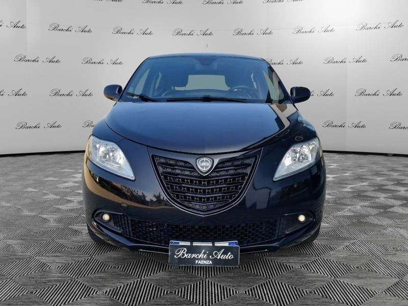 Lancia Ypsilon 0.9 TwinAir 85 CV 5 porte Metano Ecochic Silver