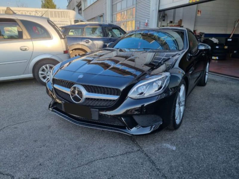 Mercedes-Benz SLC 200 Premium 