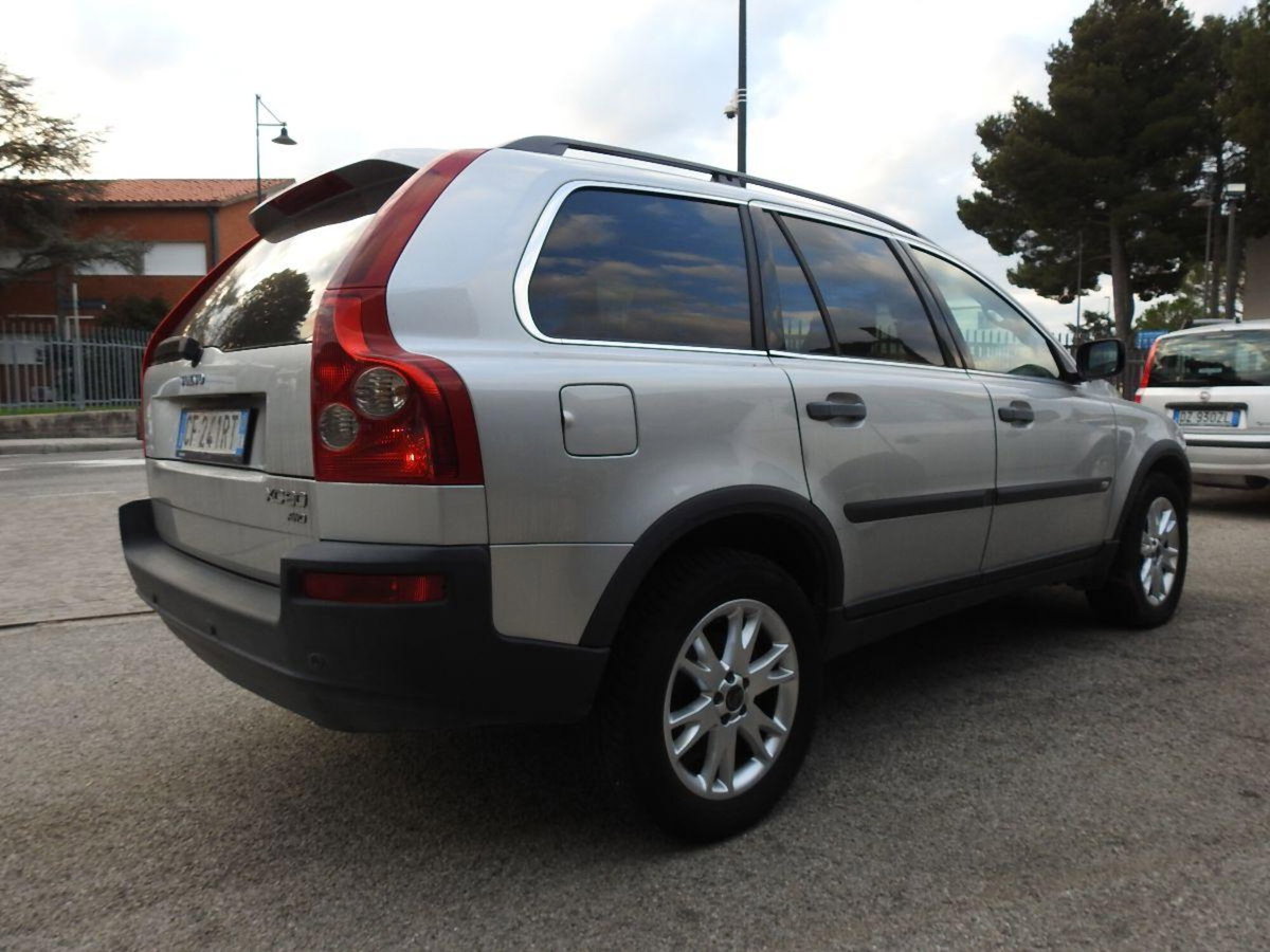Volvo XC90 2.4 D5 aut. AWD Optima (2)